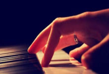 车坏了没配件修不了 车主吐槽:17万买的哪吒成了大号老头乐